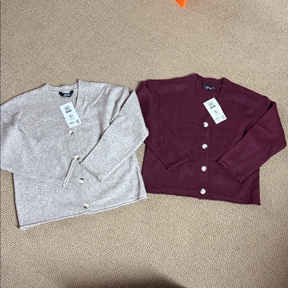 Stylish V-Neck Cardigan Set in Beige and Burgundy